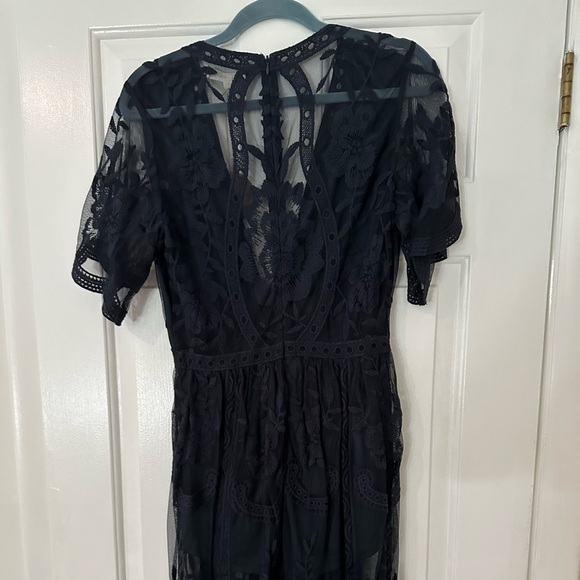 Honey Punch Lace overlay Maxi NWT - Picture 4 of 5